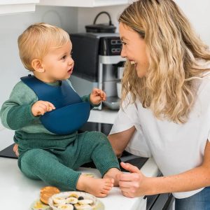 BabyOno Silikonski podbradak 6 m+, tamno plava - Slika 2